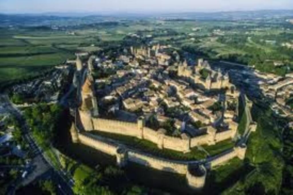 Spacieux Appartement Au Pied De La Cite Medievale قرقشونه المظهر الخارجي الصورة